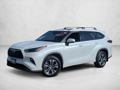 Used 2022 Toyota Highlander XLE