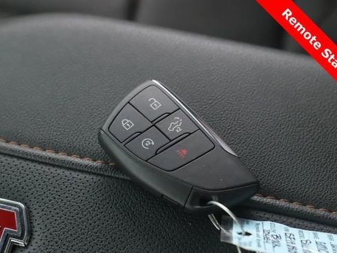 Used 2025 GMC Sierra 2500 AT4 w/ AT4 Premium Plus Package AWD/4WD image 3