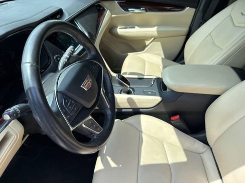Used 2019 Cadillac XT5 Luxury FWD image 19