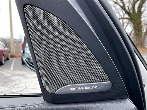 Used 2023 BMW X7 xDrive40i w/ Executive Package image 38