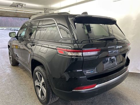 Used 2023 Jeep Grand Cherokee 4WD 4xe image 3