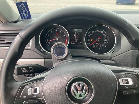 Used 2017 Volkswagen Jetta SE FWD image 10