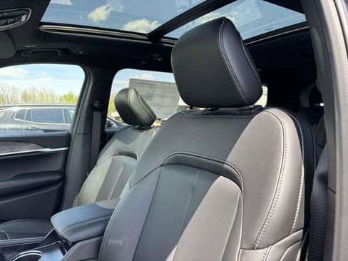 New 2026 Jeep Grand Cherokee L Limited AWD/4WD image 15