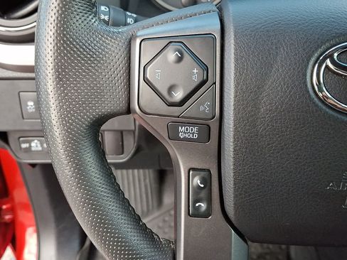 Used 2021 Toyota Tacoma TRD Off-Road w/ TRD Premium Off Road Package AWD/4WD image 24