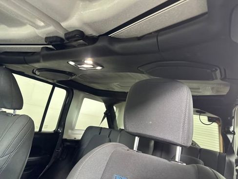 Used 2023 Jeep Wrangler Unlimited Rubicon 4xe image 11