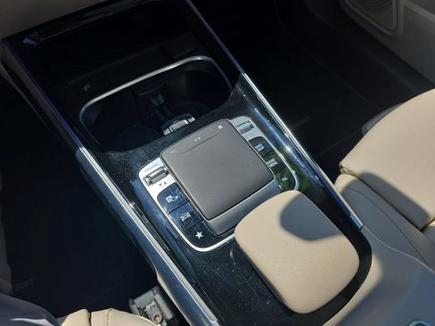 Used 2020 Mercedes-Benz GLB 250 4MATIC image 24