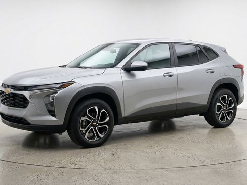 Used 2025 Chevrolet TrailBlazer LT image 3