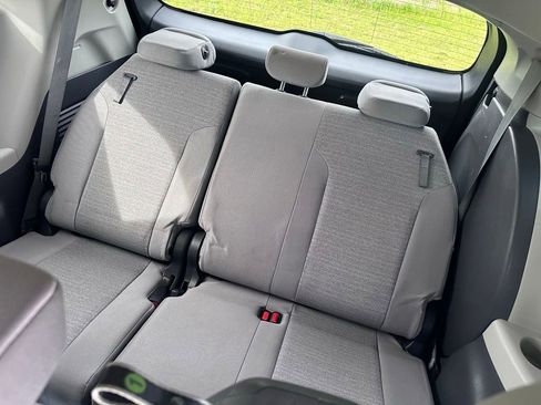 Used 2021 Toyota Sienna LE FWD image 25