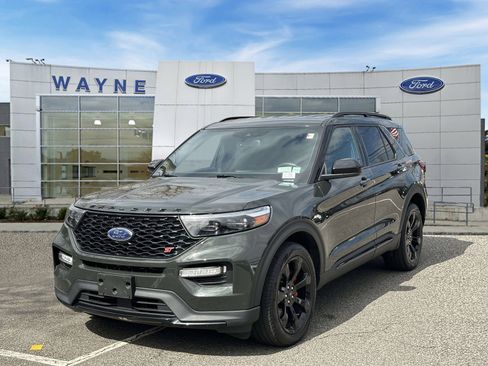 Certified 2022 Ford Explorer ST w/ ST Street Pack image 2