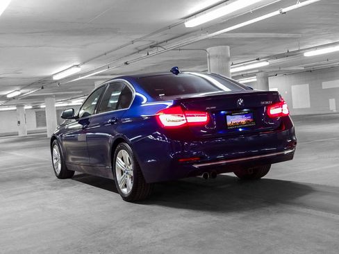Used 2017 BMW 330i xDrive Sedan image 5