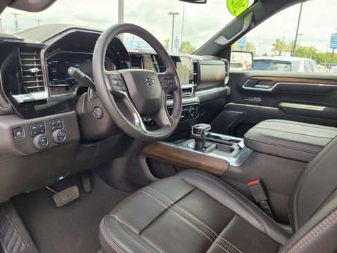 Used 2025 Chevrolet Silverado 1500 High Country w/ Midnight Edition AWD/4WD image 10