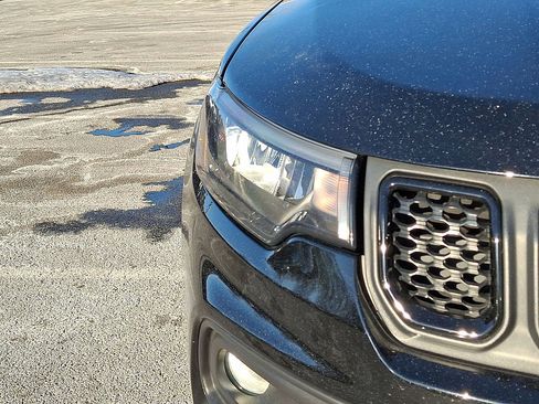 Used 2023 Jeep Compass Altitude image 28