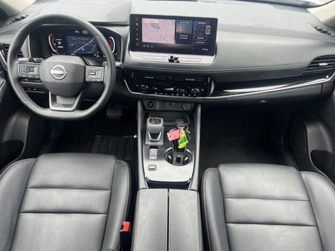 Certified 2026 Nissan Rogue SL FWD image 3