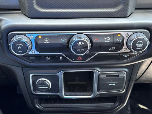 Used 2022 Jeep Wrangler Unlimited Sport AWD/4WD image 30