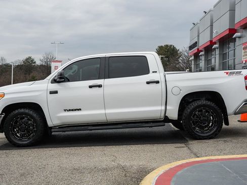 Used 2016 Toyota Tundra SR5 w/ SR5 Upgrade Package image 2