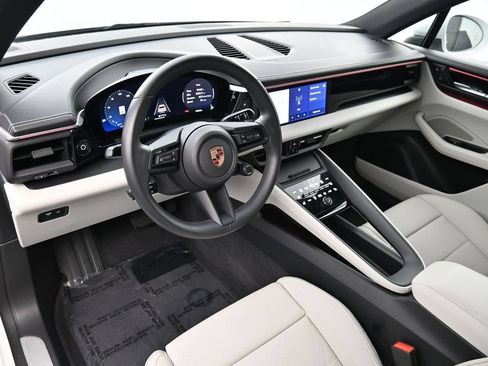 Certified 2025 Porsche Macan Electric RWD image 4