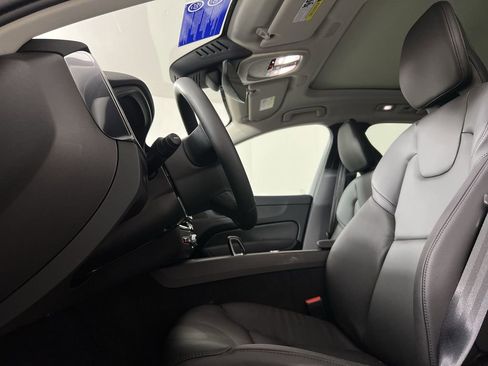Certified 2025 Volvo XC60 B5 Core w/ Climate Package image 15
