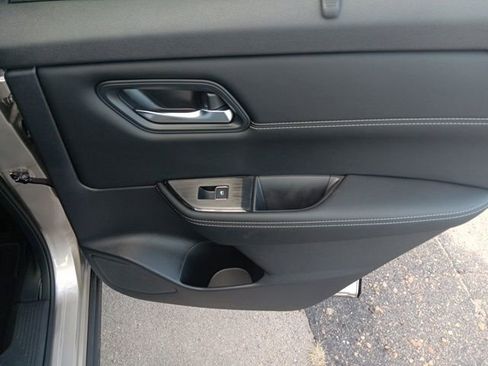 New 2025 Nissan Rogue SL w/ Tech Package image 30