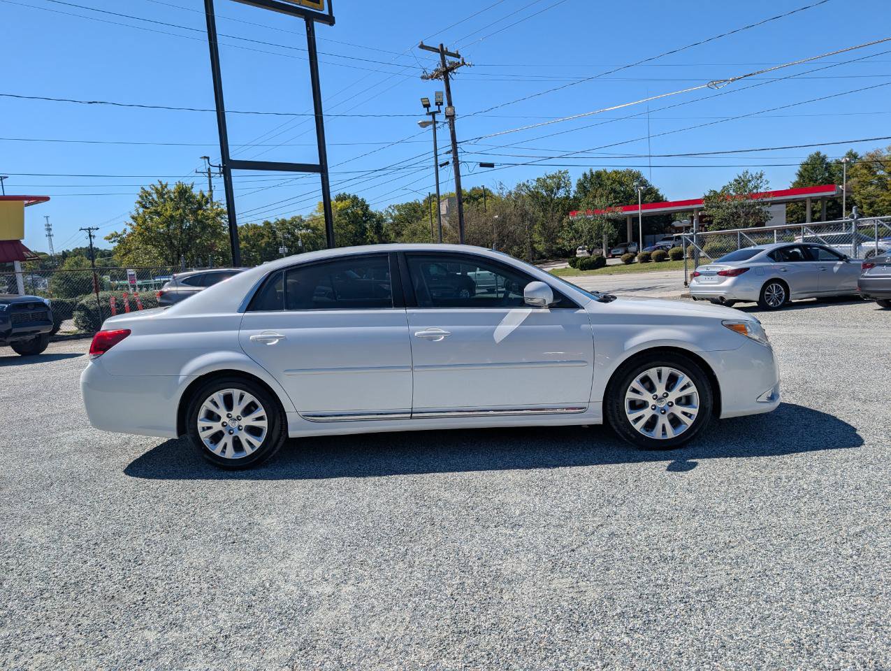 Used 2011 Toyota Avalon FWD image 5