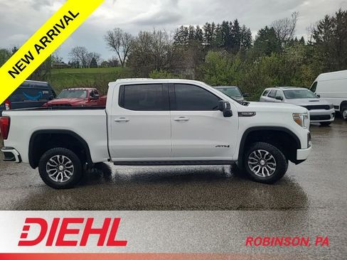 Used 2021 GMC Sierra 1500 AT4 w/ AT4 Premium Package AWD/4WD image 4