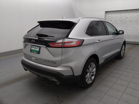 Used 2019 Ford Edge Titanium image 9