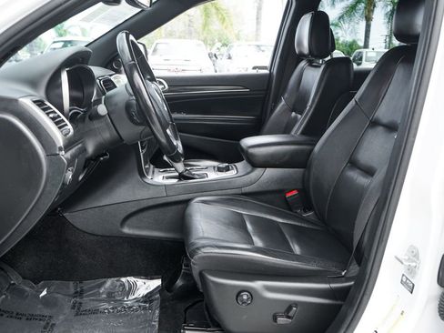 Used 2022 Jeep Grand Cherokee Limited AWD/4WD image 18