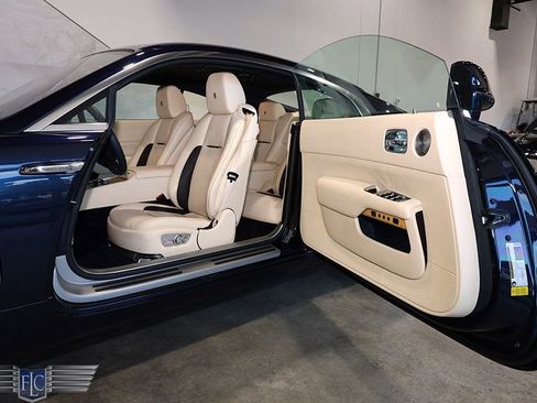 Used 2019 Rolls-Royce Wraith Coupe image 15
