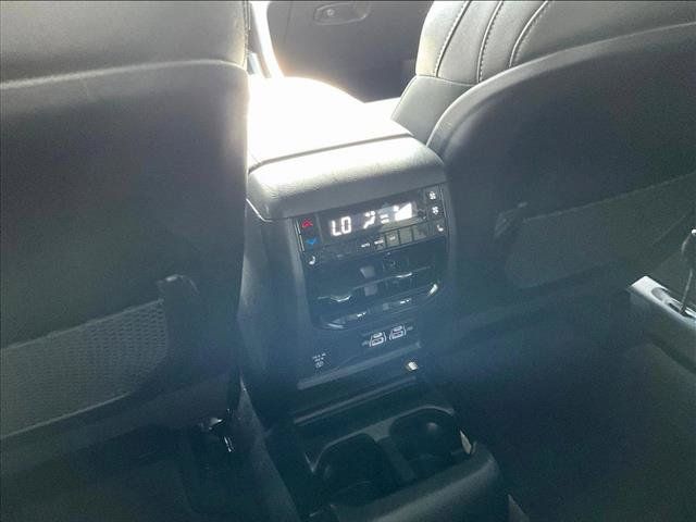 Used 2024 Jeep Grand Cherokee L Limited w/ Black Appearance Package AWD/4WD image 21