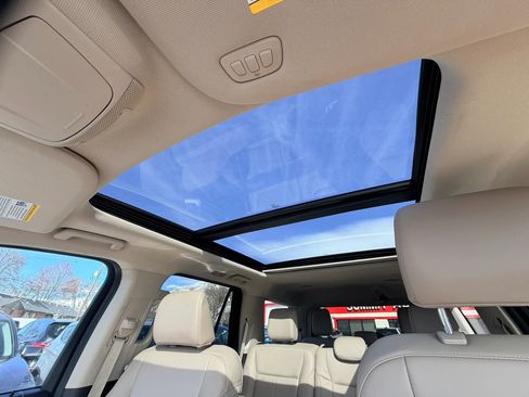 Used 2023 Ford Expedition XLT image 22