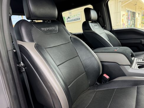 Used 2018 Ford F150 Raptor w/ Equipment Group 802A Luxury AWD/4WD image 12