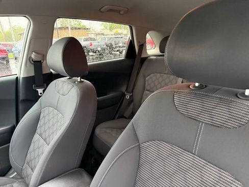 Used 2017 Kia Niro FE FWD image 9