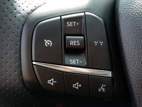 Certified 2025 Ford Escape ST-Line AWD/4WD image 17