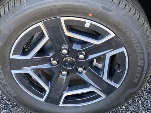 New 2026 Jeep Cherokee Laredo image 6