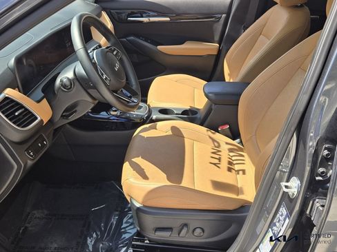 Certified 2024 Kia Seltos EX FWD image 10