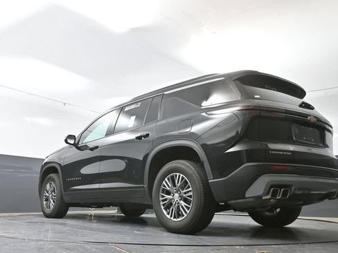 Used 2024 Chevrolet Traverse LT FWD image 30
