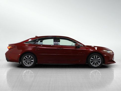 Used 2020 Toyota Avalon XLE image 7