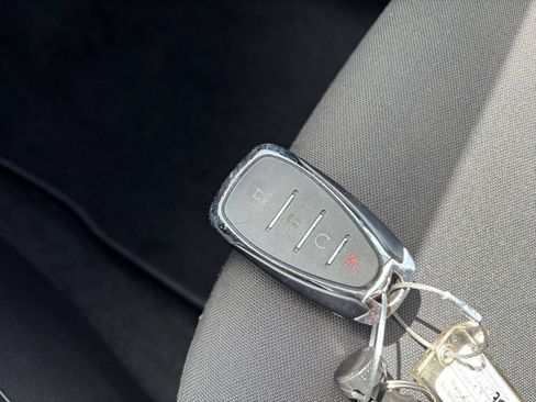 Used 2025 Chevrolet TrailBlazer LT FWD image 17
