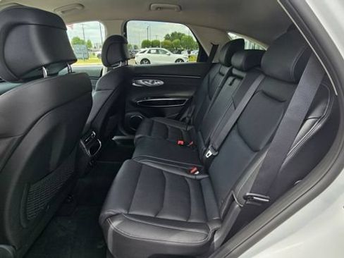 Used 2025 Genesis GV70 2.5T AWD/4WD image 8