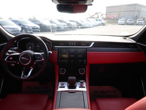 Used 2021 Jaguar F-PACE R-Dynamic S image 14