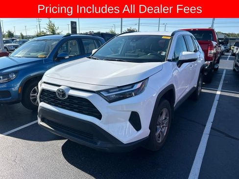 Used 2024 Toyota RAV4 XLE FWD image 10