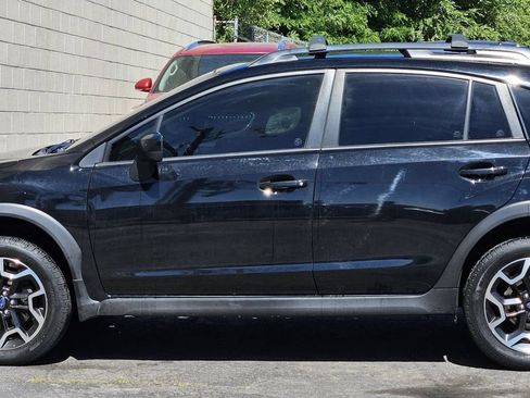 Used 2017 Subaru Crosstrek 2.0i Premium AWD/4WD image 2