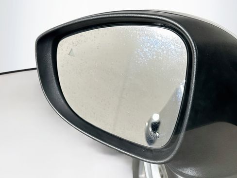 Used 2023 Chrysler Pacifica Touring-L FWD image 16