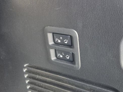 Used 2024 Nissan Armada Platinum w/ Captain's Chairs Package RWD image 11
