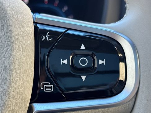 Certified 2025 Volvo XC60 B5 Core w/ Protection Package Premier image 28