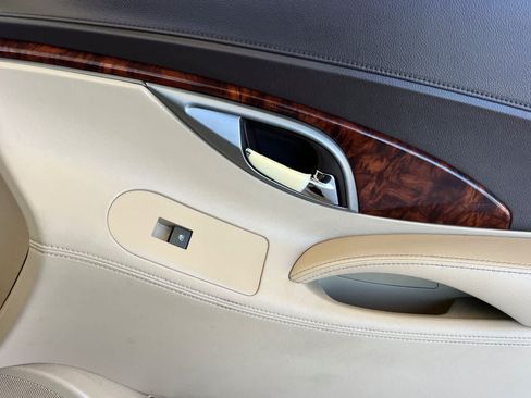 Used 2013 Buick LaCrosse Leather w/ Entertainment Package FWD image 18