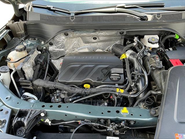 Used 2025 Chevrolet Trax LT w/ LT Convenience Package FWD image 30
