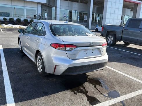 Certified 2024 Toyota Corolla LE image 2
