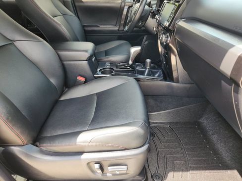 Used 2024 Toyota 4Runner TRD Off-Road Premium w/ Moonroof Package AWD/4WD image 15