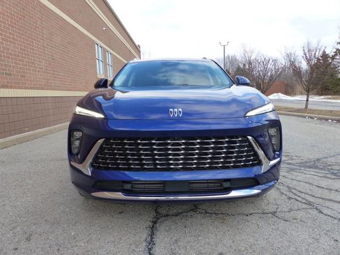 Used 2025 Buick Envision Avenir image 12