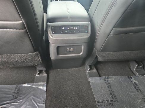 Certified 2025 Nissan Pathfinder SL image 17